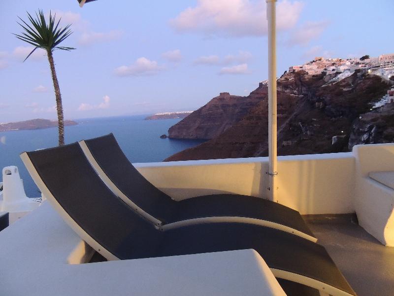 Trieris Villa & Suites Fira (Santorini) Exterior foto